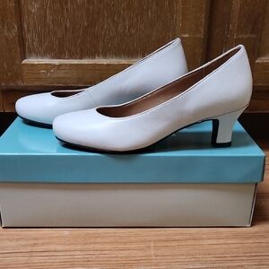 Array Elegant White Women's Heels